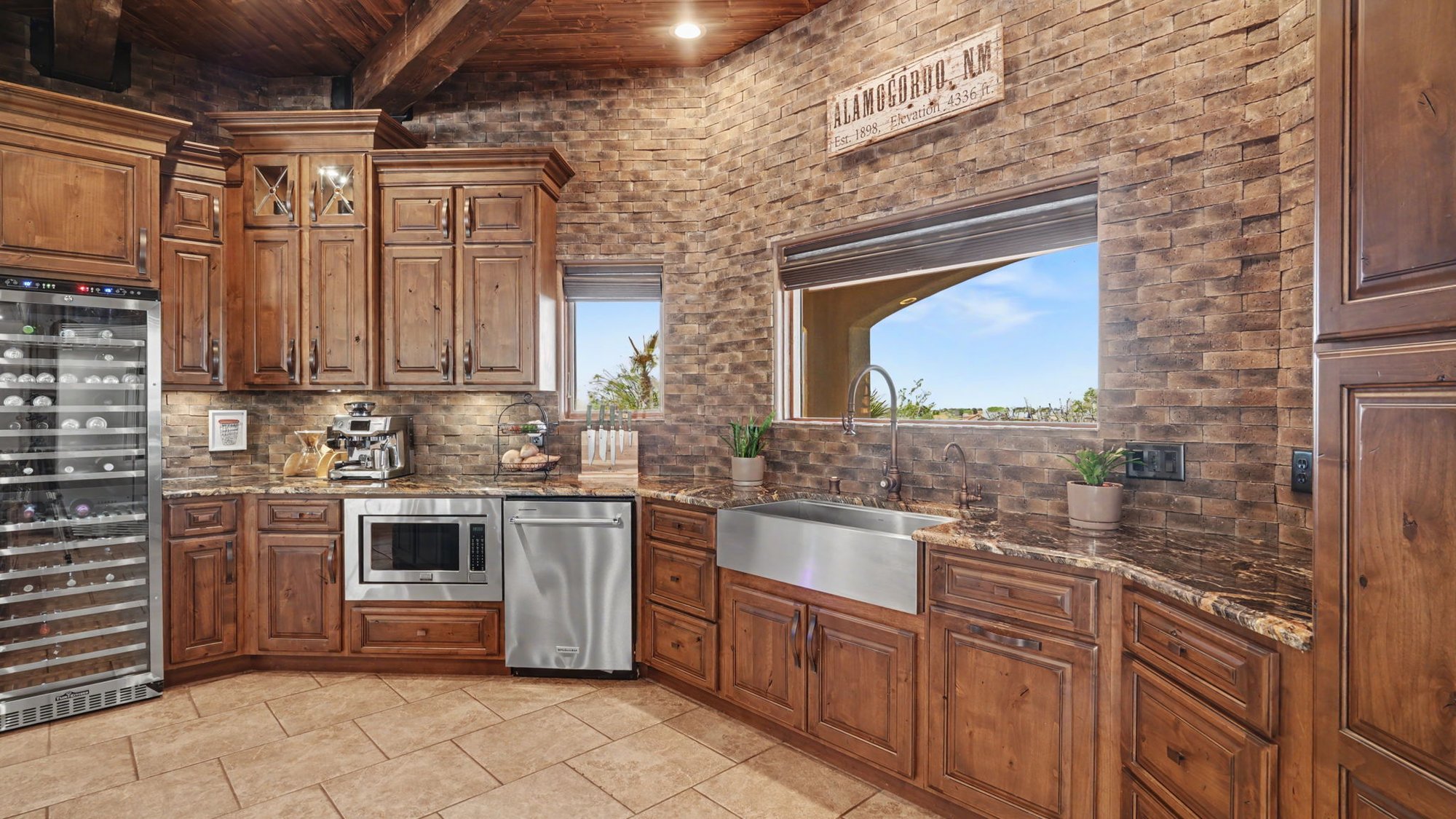 14-web-or-mls-Kitchen 4