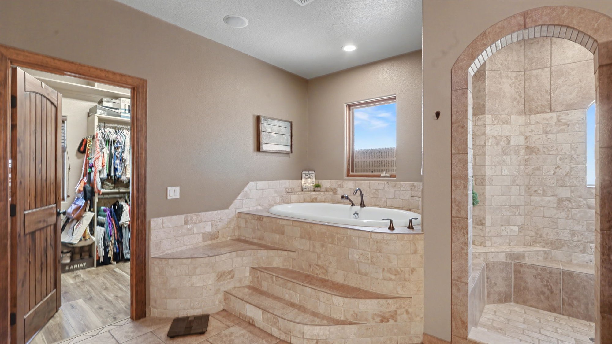 27-web-or-mls-Master Bathroom 1